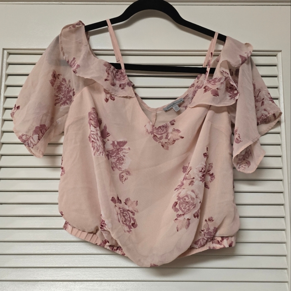Charlotte Russe - Floral Sheer Lightweight Cold-Shoulder Crop Top